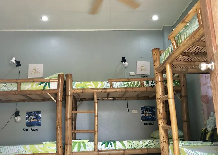 Lionfish Backpackers (adults Only) Hostel