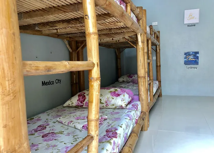 Lionfish Backpackers (adults Only) Hostel