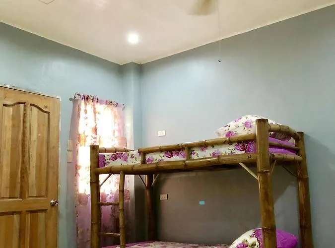 Lionfish Backpackers (adults Only) Hostel