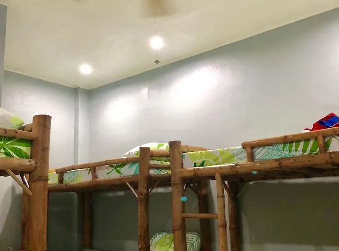 Lionfish Backpackers (adults Only) Malapascua