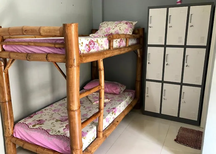 Lionfish Backpackers (adults Only) Hostel *
