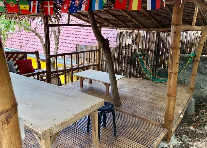 Lionfish Backpackers (adults Only) * Malapascua